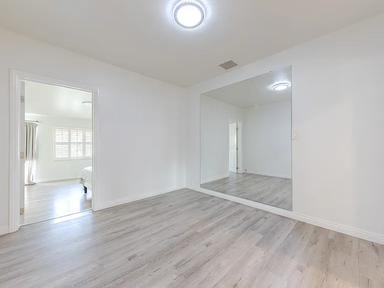 835 Bilton Way — Photo 24