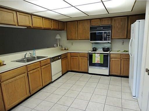 5th image of 413 Chimney Hill Dr