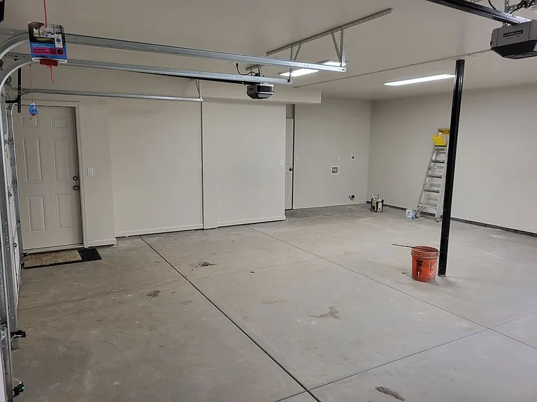 210 N Elden St — Photo 14