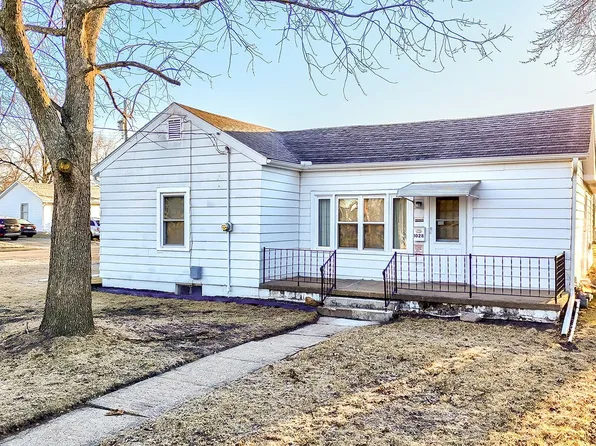 1028 Pine St, Ottawa, IL 61350