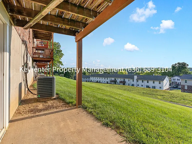 761 Highland Hill Ct — Photo 27
