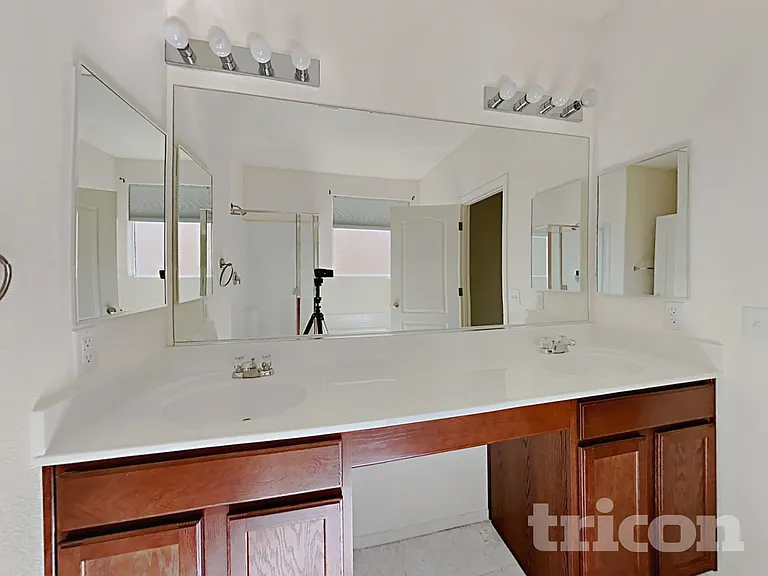 1020 Fishing St — Photo 9