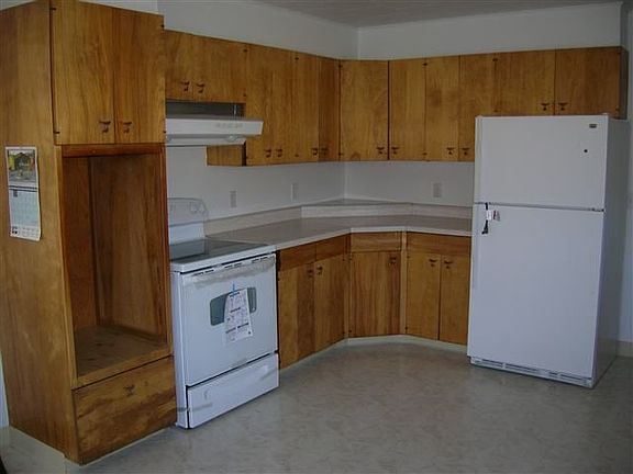 3rd image of 1421 Scougal Rd