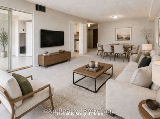 5460 Yonge St #803, Toronto, ON M2N 6K7