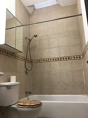 Rented by Zone Corp | media 35