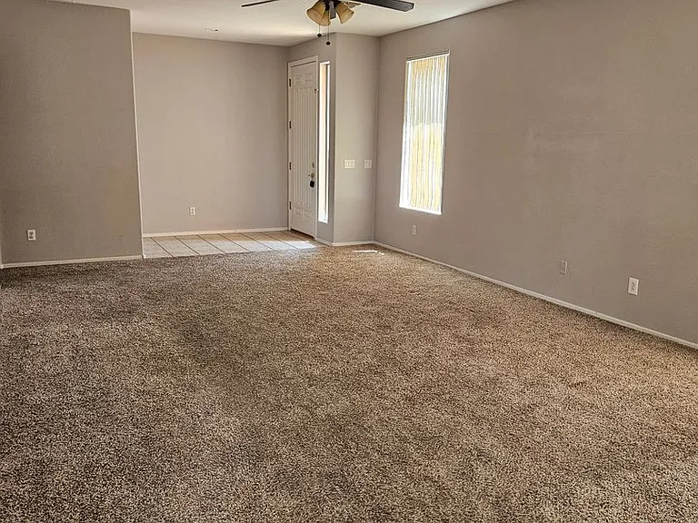 931 E Sherri Dr — Photo 4