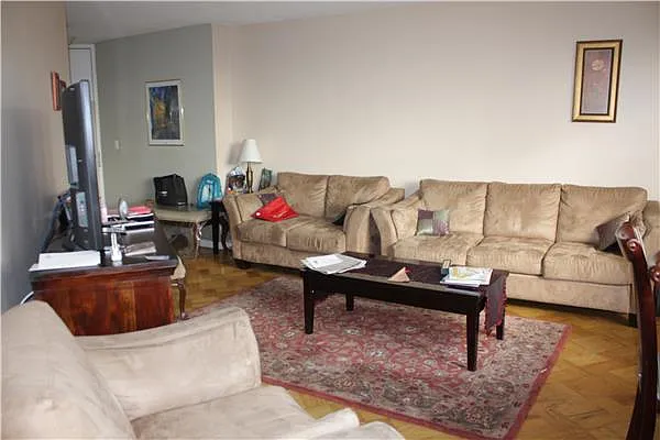 Rented by R New York | media 22