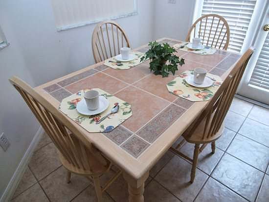 CP5P644MD-Breakfast-Nook