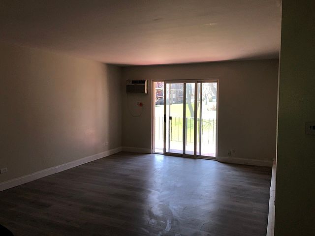 1st image of 575 Hill Dr APT 212