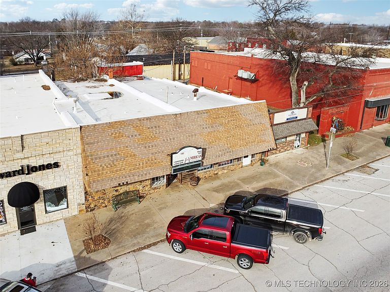 Listing photo 3