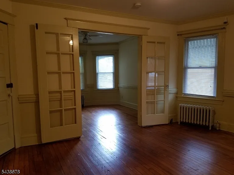 66 Somerset St — Photo 3