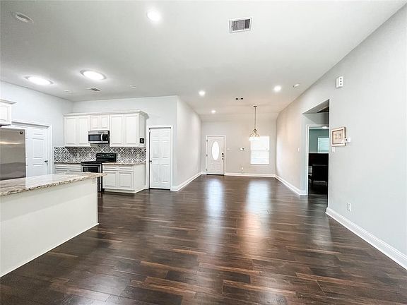 5th image of 16818 Blackhawk Blvd