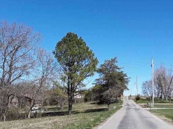 4th image of 3714 Black Rd