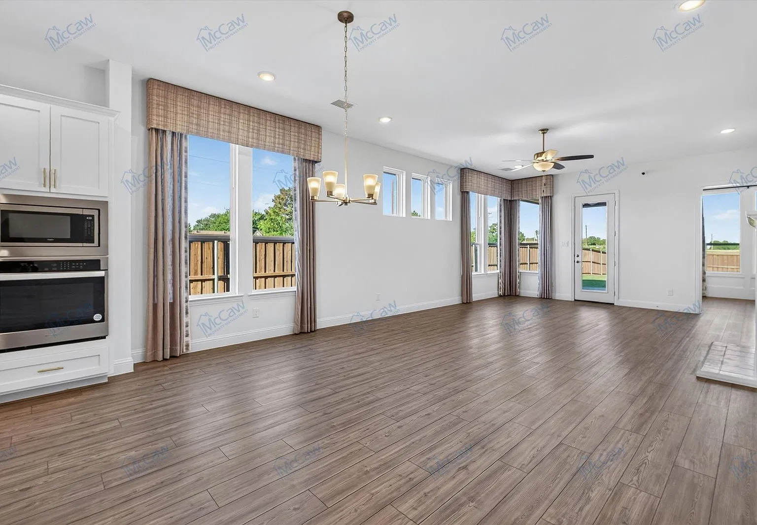 4 bed, 3.0 bath, 2406 sqft, $2,495 — Photo 4