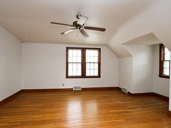 4th image of 1481 Edgerton St #B