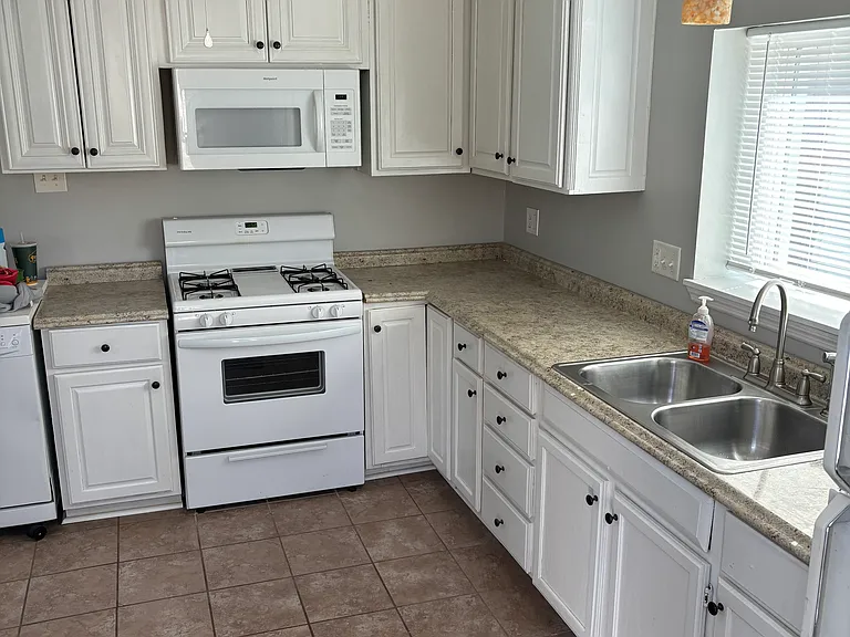 835 Cunningham Ave — Photo 5