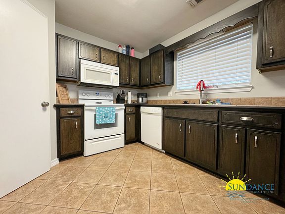 3rd image of 322 Brookwood Blvd