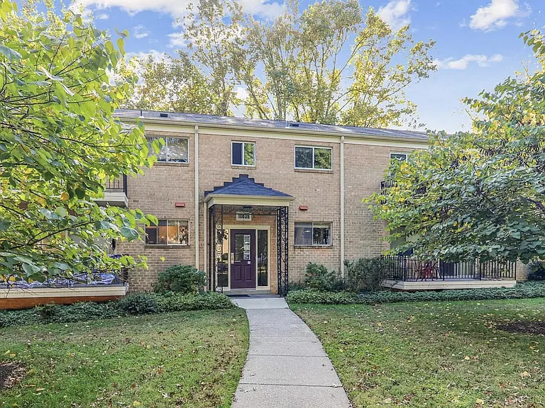 10636 Montrose Ave #M3A — Photo 1