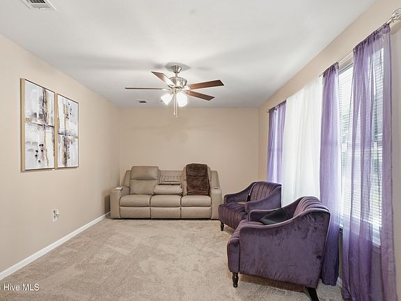 4th image of 1811 N Barton Drive