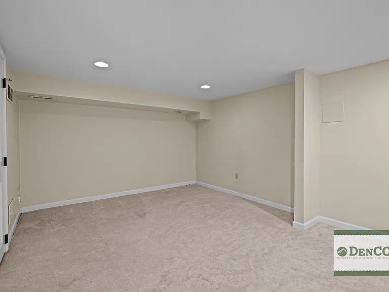 649 S Lincoln St — Photo 17
