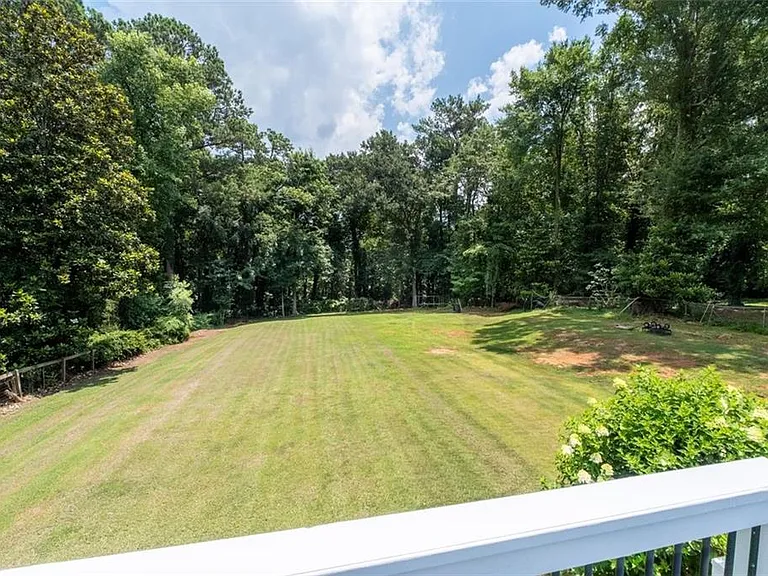 353 Westside Dr — Photo 14