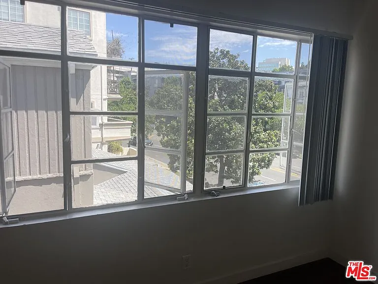 1839 S Beverly Glen Blvd #4 — Photo 8