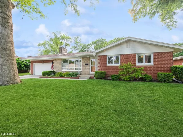 2203 Linden Dr, Valparaiso, IN 46383