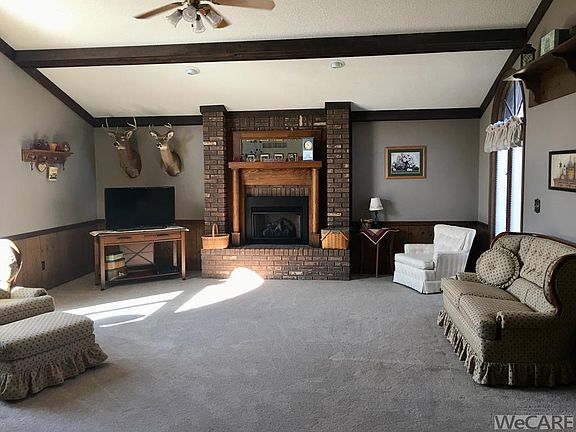 3rd image of 4803 Willow Dr