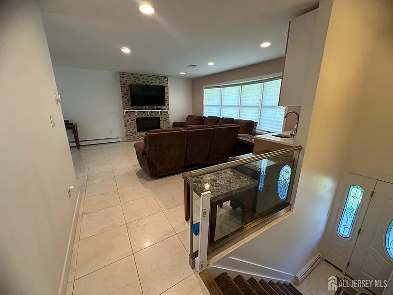 9 Holly Rd — Photo 17