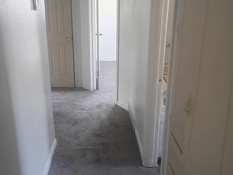 1520 Hampton Dr — Photo 1