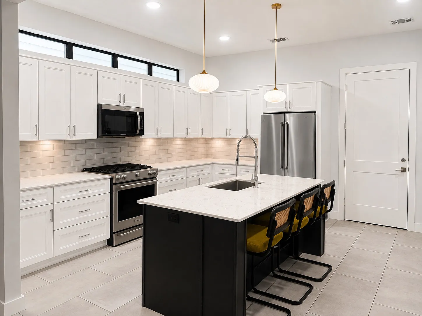 4 bed, 2.5 bath, 1757 sqft, $3,200 — Photo 4