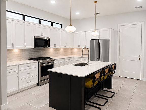 4th image of 116 E 33rd St #B
