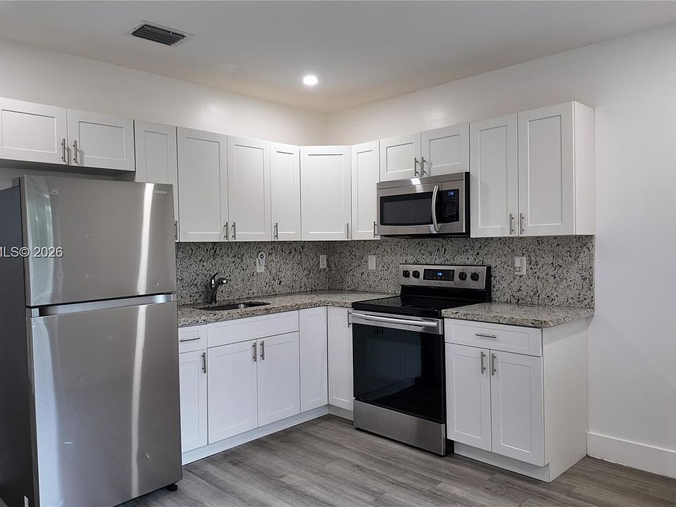 1st image of 314 SW 10th Ave #1