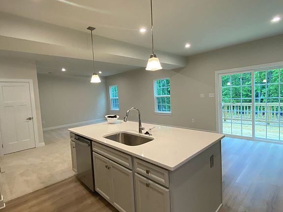 4th image of 6912 Ipswich Dr