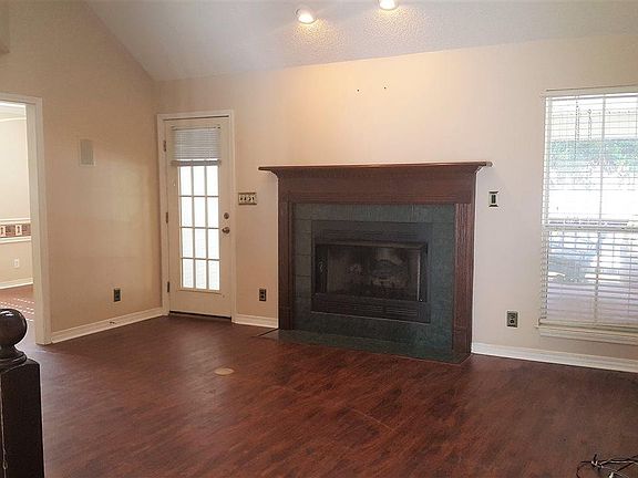 4th image of 4973 Forest Creek Dr