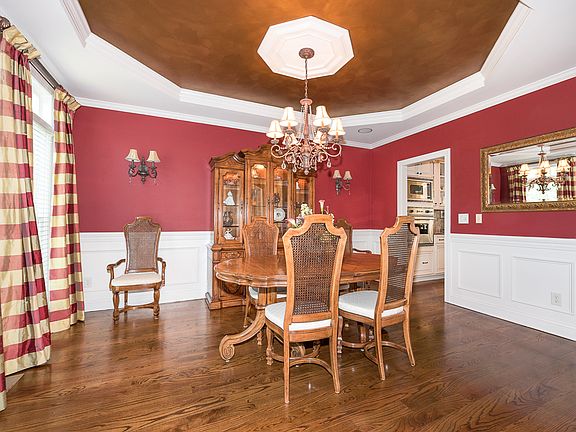 5th image of 30240 Camden Ln