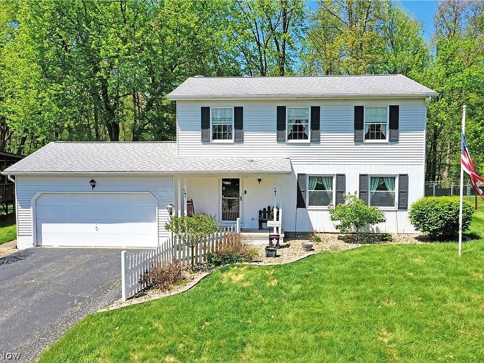 1st image of 34 Hickory Trace Dr