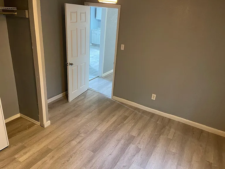 1734 Doris Ave — Photo 5