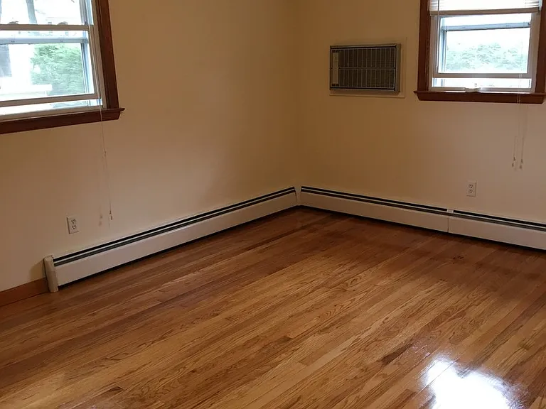 58 Versailles St — Photo 22