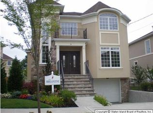 76 Bayside Ln, Staten Island, NY 10309