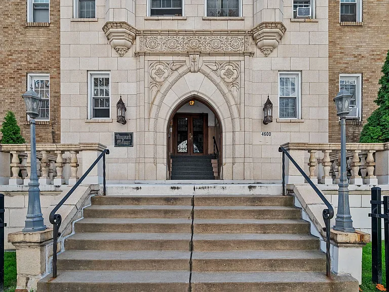 Bayard Manor Apartments — Photo 43