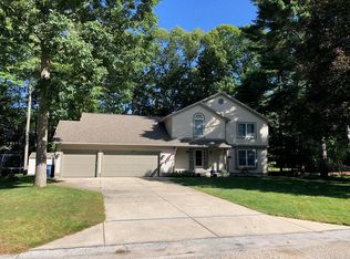 2142 Forest View Dr, Norton Shores, MI 49441