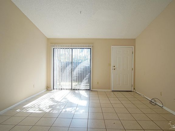 2nd image of 6801 Tiki Ln APT 4