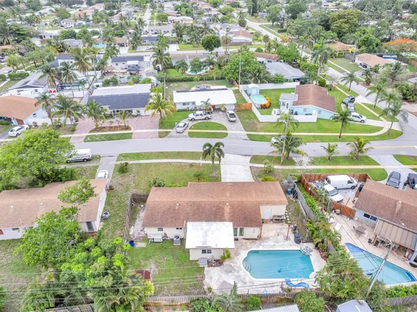 5 SE 11th Court, Deerfield Beach, FL 33441