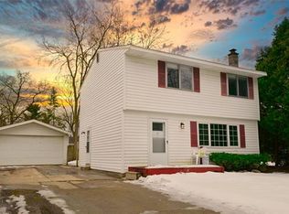 7283 Redriff Ter, West Bloomfield, MI 48323