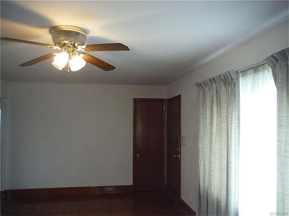 3rd image of 3513 East Ave