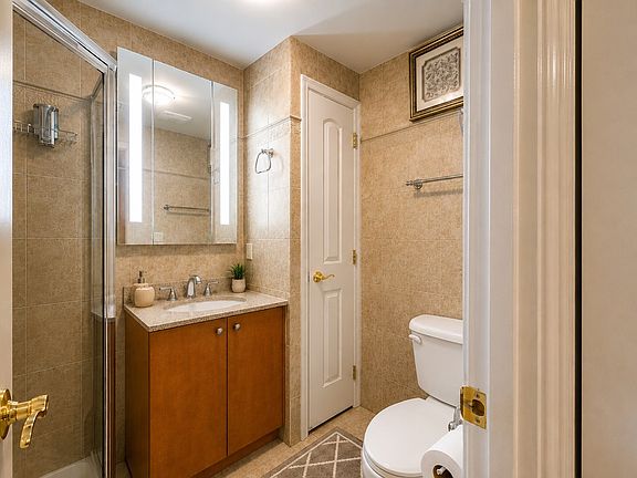 4th image of 1563 Royce St #3