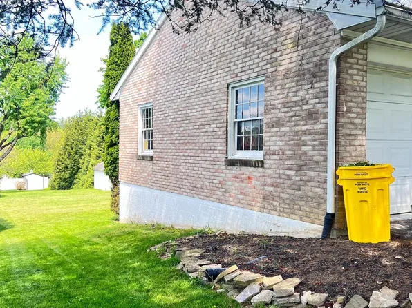 2205 Walker Mill Rd, Harrisburg, PA 17110