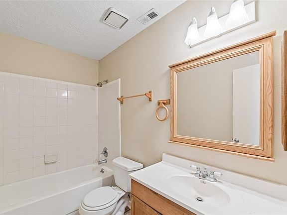 5th image of 7026 Plaza Del Sol Dr