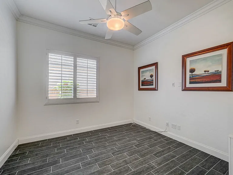 933 Everest Peak Ave — Photo 17